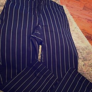 Ladies Navy striped capris